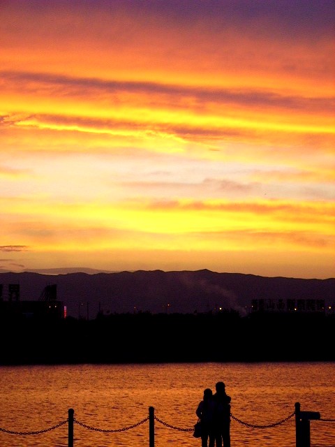 夕阳海边